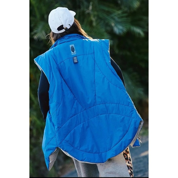 NWT Free People Movement Slalom Reversible Fleece Vest Stellar Cobalt Blue Small - Picture 13 of 15